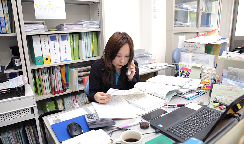 ナラタ　社員勤務風景